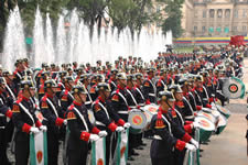 Banda de Guerra del Batallón Guardia Presidencial durante la ceremonia de relevo de Palacio. Foto: César Carrión - SP
