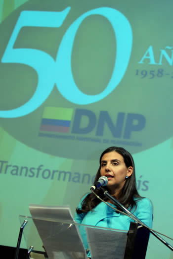 Un recuento de la gestión en la historia del Departamento de Planeación Nacional (DNP), hizo la Directora de la entidad, Carolina Rentería, durante la celebración de los 50 años del DNP, ceremonia realizada este martes en Bogotá.