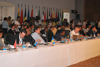 El Vicepresidente de Colombia, Francisco Santos Calderón, participó, este miércoles 17 de diciembre, en la sesión de clausura de la Cumbre de Jefes de Estado y de Gobierno de los países de América Látina y el Caribe, que se desarrolló en Salvador  de Bahía (Brasil) 