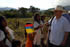 Calle de honor de niños indígenas para el Presidente Álvaro Uribe, a la llegada del mandatario al nuevo pueblo indígena Umuriwa, inaugurado por el Gobierno Nacional, este sábado 20 de diciembre, en la Sierra Nevada de Santa Marta.