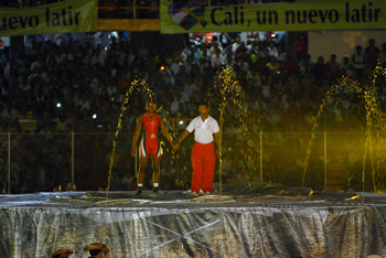 Los medallistas olímpicos de Colombia en Beijing, Jackeline Rentería y Diego Salazar, iniciaron la ceremonia de apertura de los XVIII Juegos Deportivos Nacionales, evento que congregará a más de 5 mil deportistas.