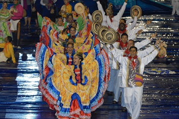 La cumbia, una de las expresiones folclóricas más representativas de Colombia, estuvo presente en la inauguración de los Juegos Deportivos Nacionales 2008, este domingo en el estadio Pascual Guerrero de Cali.