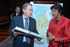 El Presidente Álvaro Uribe obsequió un atlas geográfico a Alta Comisionada de las Naciones Unidas para los Derechos Humanos, Navanethem Pillay, con quien se reunió este lunes 27 de octubre en la Casa de Nariño. 