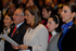 La Primera Dama de México, doña Margarita Zavala de Calderón, y doña Lina Moreno de Uribe, entonan el Himno Nacional de Colombia durante la inauguración de la Feria Internacional del Libro de Bogotá. 