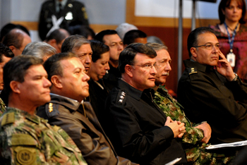 Los Altos Mandos Militares y de Policía escuchan la intervención del Ministro de Defensa, Gabriel Silva Luján, durante la segunda jornada de rendición de cuentas del Gobierno Nacional, celebrada este domingo 16 de agosto en los estudios de Rtvc en Bogotá.