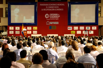 En el Foro ‘Panorama económico mundial: el camino hacia la recuperación económica”, reunido en Barranquilla, el Presidente de la República, Álvaro Uribe Vélez, afirmó que “América Latina ha tenido décadas de estatización y décadas de desmantelamiento del Estado; ambas han fracasado”. 