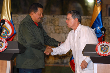 La creación de una comisión económica y de un fondo común binacional para financiar a las micro y pequeñas empresas, fueron las decisiones más importantes que adoptaron los presidentes de Colombia, Álvaro Uribe,  y de Venezuela, Hugo Chávez, durante la reunión que  cumplieron este sábado en la ciudad de Cartagena.