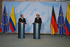 La Canciller de Alemania, Ángela Merkel, anunció que su Gobierno seguirá apoyando a Colombia en su lucha contra las organizaciones terroristas y en la consecución de la paz. El pronunciamiento lo hizo durante una rueda de prensa, ofrecida este sábado en Berlín, en compañía del Presidente Álvaro Uribe Vélez. 
