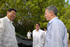 El Presidente Álvaro Uribe Vélez y el Vicepresidente Francisco Santos Calderón, saludan al Vicepresidente de China, Xi Jinping, a la llegada de este último a la Casa de Huéspedes Ilustres en Cartagena, hoy domingo 15 de febrero.