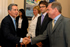 El Presidente Álvaro Uribe Vélez saluda al Director para Colombia y México del Banco Mundial, Axel Van Trotsenburg, con quien se reunió este martes en el Salón Obregón de la Casa de Nariño, con el propósito de analizar temas de interés para Colombia.