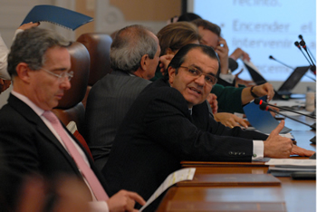 Intervención del titular de la cartera de Hacienda, Óscar Iván Zuluaga, durante el Consejo de Ministros celebrado este lunes 27 julio en la Casa de Nariño. La sesión fue liderada por el Presidente Álvaro Uribe Vélez.