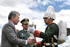 Durante la ceremonia en la que se graduaron 257 nuevos subtenientes del Ejército Nacional, el Presidente Álvaro Uribe entregó este miércoles la 'Copa Arturo Ahumada y Diego Guillén' al Alférez José Vicente Villamil, quien se destacó como el mejor compañero de su curso en la Escuela Militar General José María Córdova.  