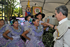 En el colegio ‘General Santander’ de Arauca, donde lideró este sábado el Consejo Comunal de Gobierno, el Presidente Álvaro Uribe saludó a los niños y las niñas que interpretaron un baile llanero, durante la apertura del evento.