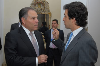 Diálogo del Vicepresidente y Ministro de Relaciones Exteriores de Panamá, Samuel Lewis Navarro, con el Canciller de Colombia, Jaime Bermúdez Merizalde, este lunes 2 de marzo, en la Casa de Nariño, durante la visita de trabajo cumplida por el Presidente de Panamá, Martín Torrijos Espino.