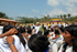Cincuenta niños arhuacos recibieron al Presidente Álvaro Uribe con una danza tradicional. El Mandatario les dijo que ellos son el futuro del país. Ocurrió este jueves 19 de marzo durante la inauguración del nuevo pueblo indígena Kankawarwa, en el municipio de Fundación, Magdalena. 