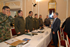 Saludo del Presidente Álvaro Uribe a altos oficiales de la Policía y el Ejército, en la antesala de la rendición de la cuentas de la Fuerza Pública sobre derechos humanos, cumplida este lunes 4 de mayo en la Casa de Nariño. 