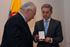 El Presidente Álvaro Uribe entregó la Medalla al Mérito Cultural al ex Presidente de la República y presidente de la Fundación Santillana, Belisario Betancur, durante la celebración de los 20 años de la Fundación Santillana para Iberoamérica, que se cumplió este miércoles en Bogotá. 