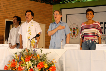 El Presidente Álvaro Uribe Vélez lideró el Consejo Comunal 257 en Cúcuta. Lo acompañaron en la mesa principal el Canciller Jaime Bermúdez; el Gobernador de Norte de Santander, William Villamizar, y la Alcadesa de Cúcuta, María Eugenia Riascos.