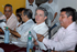 El Presidente Álvaro Uribe Vélez escucha la intervención del Presidente de la Federación Nacional de Ediles, Luis José Pico, durante el encuentro con ediles celebrado este viernes en la ciudad de Cartagena.