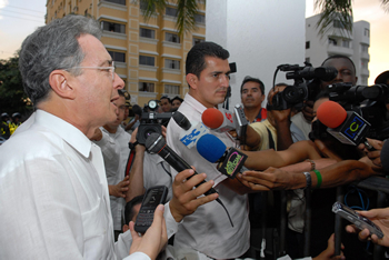 ‘Doña Paulina Mejía de Castro, una institución de la Patria’, expresó este miércoles el Presidente Álvaro Uribe Vélez en Barranquilla, donde asistió a una misa que se ofició por la dirigente cívica y política del departamento del Cesar y de la región Caribe, que falleció el pasado domingo en esta ciudad.