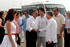 El Presidente Álvaro Uribe saluda al Gobernador de Atlántico, Eduardo Verano de la Rosa, durante la inauguración de la vía alterna al Puerto de Santa Marta, acto que se cumplió este martes en un tramo de esta carretera. Lo acompañan la Gerente del Proyecto de la vía, Sandra Rubiano, y el Alcalde de Santa Marta, Juan Pablo Díaz-Granados, entre otros.