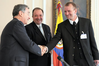 El Director Global de Redes del Pacto Mundial, Soren Petersen, participó este jueves en la presentación en Bogotá del ‘Centro Regional para América Latina y el Caribe’ de Naciones Unidas. En el evento participaron el Presidente Álvaro Uribe Vélez y Luis Carlos Villegas, Presidente de la Andi. 