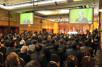 El Presidente Álvaro Uribe Vélez expresó su gratitud por la sanción del Tratado de Libre Comercio por parte de Canadá, y agradeció también al Gobierno de ese país por haber invitado a Colombia, de manera especial, a participar en la Cumbre del G8. Así lo señaló al intervenir en el homenaje que le rindieron las 28 cámaras de comercio binacionales que operan en el país.
