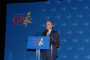 El Presidente Barack Obama "fue muy expresivo para decirme que avanzarían con el TLC con Colombia”, señaló este viernes el Presidente Álvaro Uribe Vélez, durante la rueda de prensa ofrecida al término de la reunión de los países del G–8 en Muskoka (Canadá).