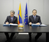 El Presidente Álvaro Uribe Vélez y el Presidente de la Comisión Europea, José Manuel Durao Barroso, suscribieron este miércoles el Acuerdo Comercial entre Colombia y la Unión Europea, durante un acto especial que se cumplió en Madrid (España), al cierre de la VI Cumbre Unión Europea-América Latina y el Caribe.